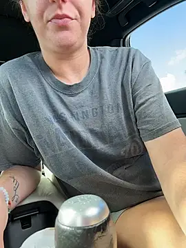 sweetsirenn online show from December 2, 2025, 3:03 pm