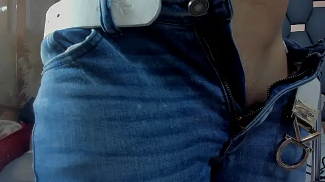 Snapshot of juliette_pretty_ chatting on October 15, 2025, 7:11 pm juliette pretty  online show from October 15, 2025, 7:11 pm