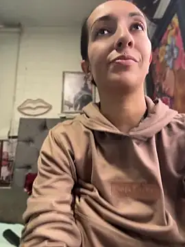 SALOME KORLAND online show from April 8, 2026, 7:37 pm