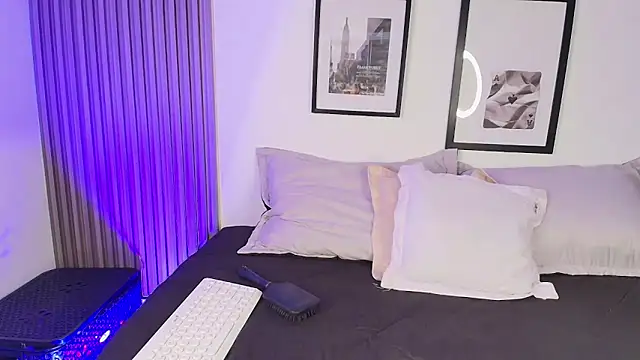 ashlycarteer online show from April 12, 2026, 2:04 am