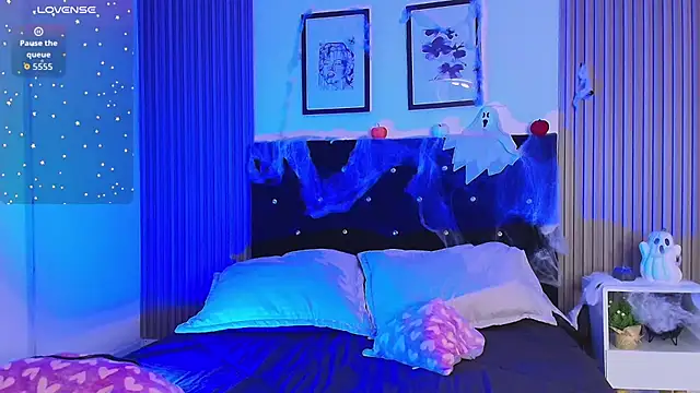 ashlycarteer online show from October 10, 2025, 7:04 pm