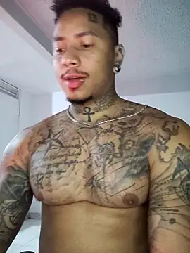 Snapshot of David_tatto1 chatting on October 16, 2025, 3:15 am David tatto1 online show from October 16, 2025, 3:15 am