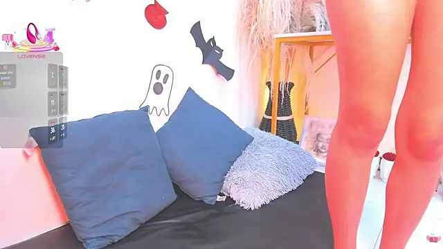 Snapshot of LizzyJones_ chatting on October 12, 2025, 4:47 am LizzyJones  online show from October 12, 2025, 4:47 am