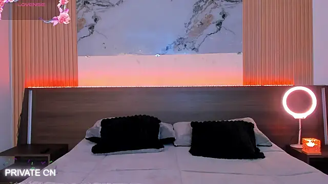 samanthaa moon online show from March 25, 2026, 11:25 pm