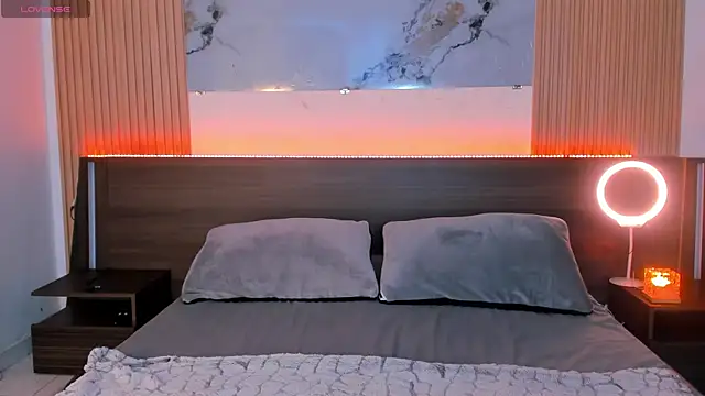 samanthaa moon online show from February 7, 2026, 10:51 pm