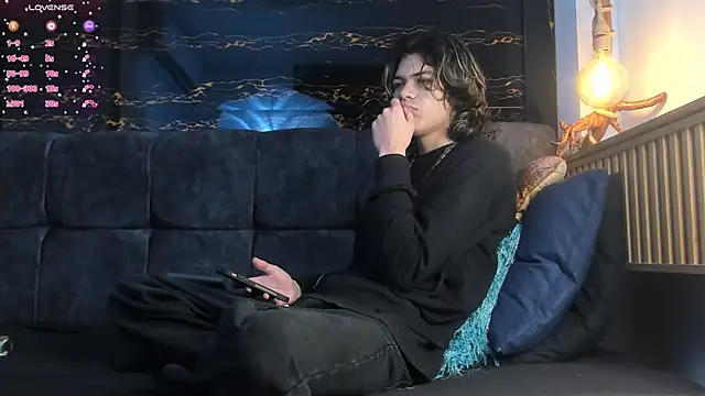 Diamond twink online show from November 6, 2025, 3:43 am