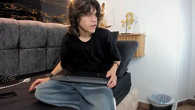 Snapshot of Diamond_twink chatting on March 20, 2026, 1:45 pm Diamond twink online show from March 20, 2026, 1:45 pm