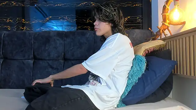 Snapshot of Diamond_twink chatting on October 10, 2025, 7:36 pm Diamond twink online show from October 10, 2025, 7:36 pm