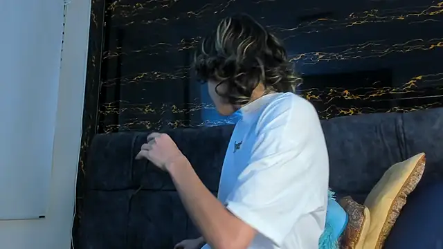 Snapshot of Diamond_twink chatting on October 9, 2025, 7:36 pm Diamond twink online show from October 9, 2025, 7:36 pm