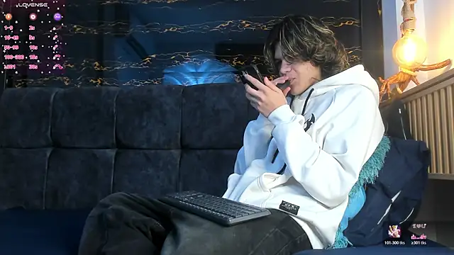 Diamond twink online show from November 4, 2025, 3:54 am