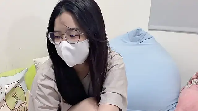 LHeart online show from April 22, 2026, 1:51 pm