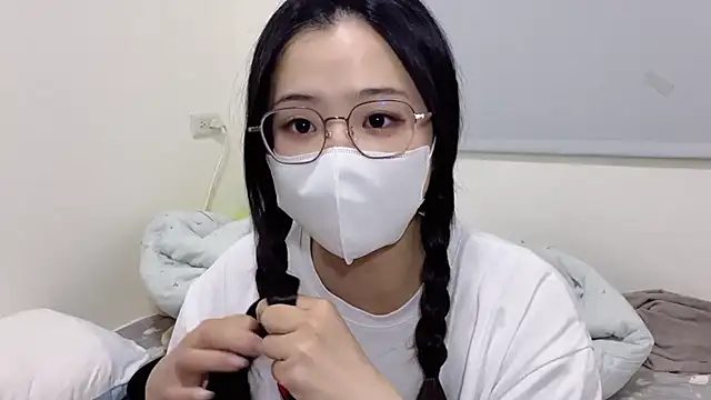 Snapshot of LHeart chatting on September 25, 2025, 2:12 pm LHeart online show from September 25, 2025, 2:12 pm