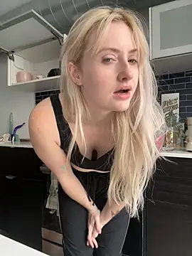 Snapshot of seeunexttuesday chatting on October 28, 2025, 6:40 pm seeunexttuesday online show from October 28, 2025, 6:40 pm