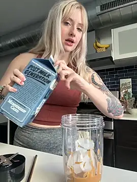 Snapshot of seeunexttuesday chatting on October 16, 2025, 6:05 pm seeunexttuesday online show from October 16, 2025, 6:05 pm