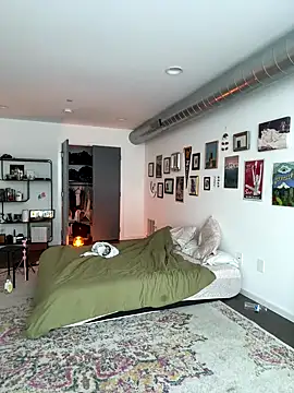 Snapshot of seeunexttuesday chatting on October 8, 2025, 9:48 pm seeunexttuesday online show from October 8, 2025, 9:48 pm