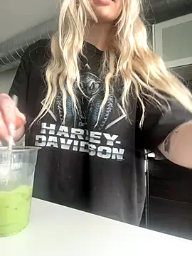 Snapshot of seeunexttuesday chatting on September 21, 2025, 4:23 pm seeunexttuesday online show from September 21, 2025, 4:23 pm