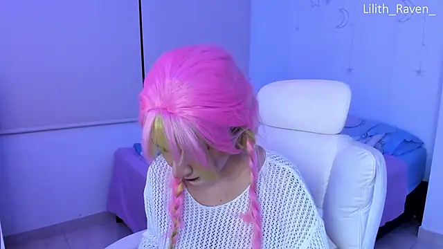 Snapshot of Lilith_Raven_ chatting on October 17, 2025, 4:16 am Lilith Raven  online show from October 17, 2025, 4:16 am