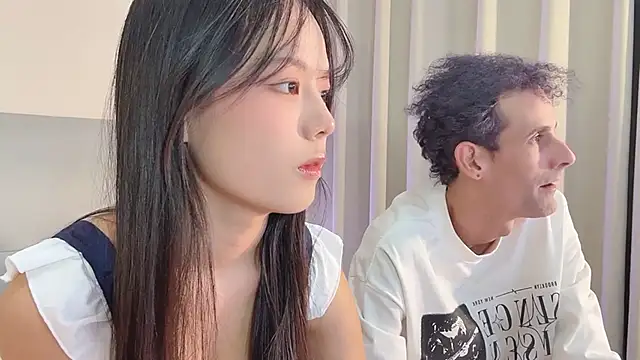 Snapshot of 19cmfuck18girl chatting on November 5, 2025, 4:10 pm 19cmfuck18girl online show from November 5, 2025, 4:10 pm