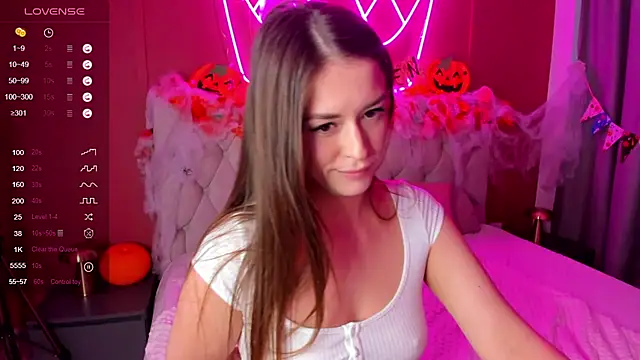 Snapshot of StacyWells chatting on October 31, 2025, 8:55 am StacyWells online show from October 31, 2025, 8:55 am