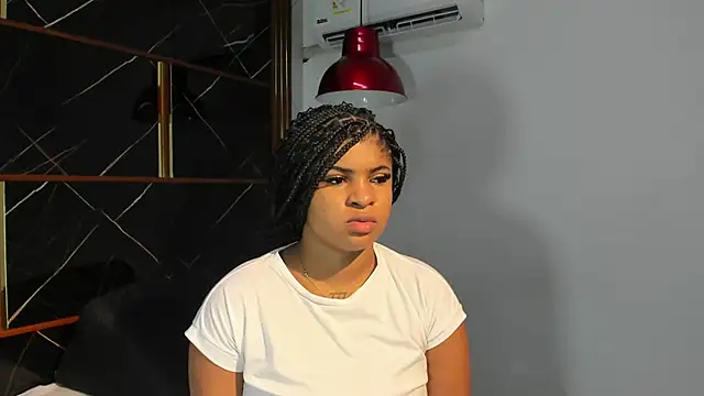 Snapshot of HannyThompson chatting on May 20, 2026, 12:35 pm HannyThompson online show from May 20, 2026, 12:35 pm