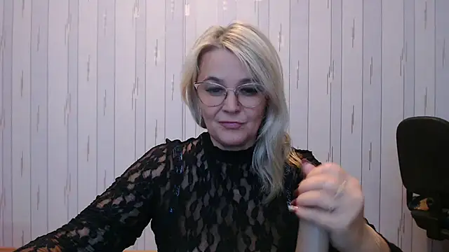 Snapshot of EleanoraDream chatting on March 2, 2026, 1:07 pm EleanoraDream online show from March 2, 2026, 1:07 pm