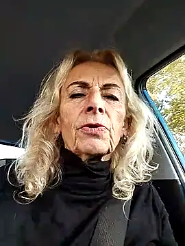 clarabell4 online show from November 11, 2025, 8:31 am