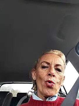 clarabell4 online show from December 4, 2025, 7:51 am