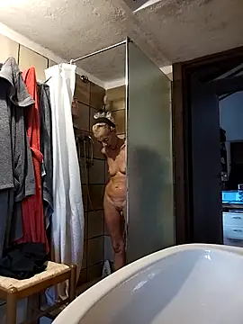 clarabell4 online show from September 17, 2025, 5:42 am