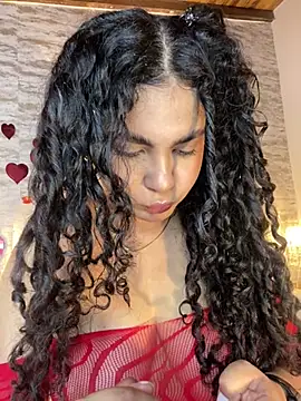 Yassy vazquez online show from February 13, 2026, 7:36 pm