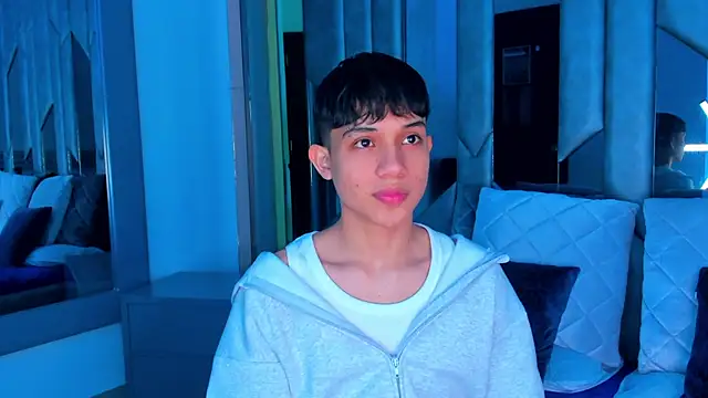 Snapshot of Sebax_Young chatting on September 17, 2025, 4:14 am Sebax Young online show from September 17, 2025, 4:14 am