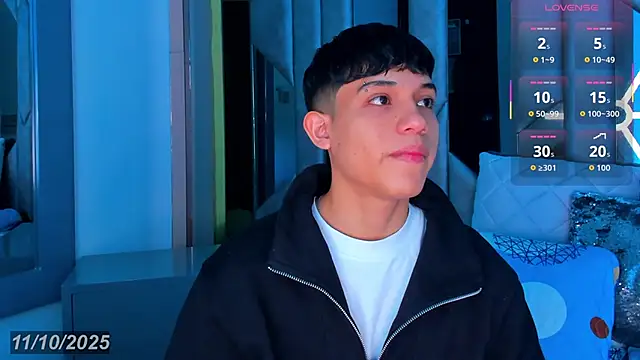 Snapshot of Sebax_Young chatting on October 11, 2025, 8:32 pm Sebax Young online show from October 11, 2025, 8:32 pm