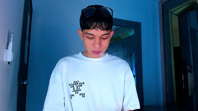 Sebax Young online show from February 14, 2026, 8:20 pm