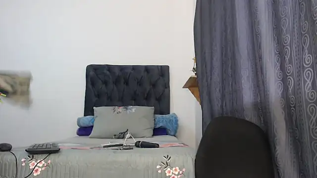 Snapshot of Busty-Caramel chatting on September 25, 2025, 2:12 pm Busty-Caramel online show from September 25, 2025, 2:12 pm