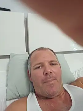 cubanitofeliz40 online show from June 21, 2026, 8:14 pm