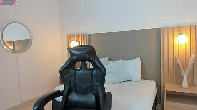 Snapshot of emma_fhox chatting on October 2, 2025, 2:26 am emma fhox online show from October 2, 2025, 2:26 am