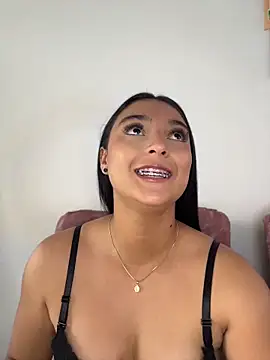 nicolexxaleja online show from May 15, 2026, 8:40 pm