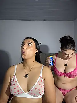 nicolexxaleja online show from April 6, 2026, 8:21 pm