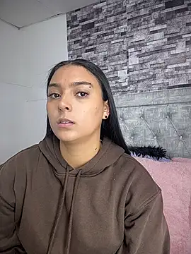 nicolexxaleja online show from January 8, 2026, 4:02 pm