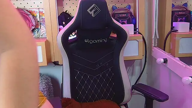 Snapshot of Vanessa_frost chatting on September 18, 2025, 4:37 am Vanessa frost online show from September 18, 2025, 4:37 am