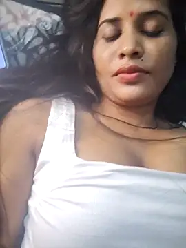 cute radhikaa online show from April 4, 2026, 6:03 pm