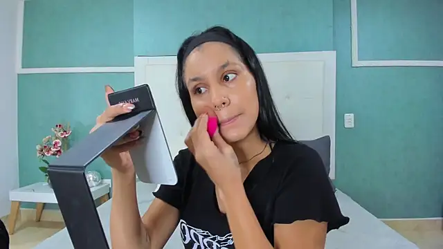 Snapshot of ania_gomez chatting on October 17, 2025, 2:52 pm ania gomez online show from October 17, 2025, 2:52 pm