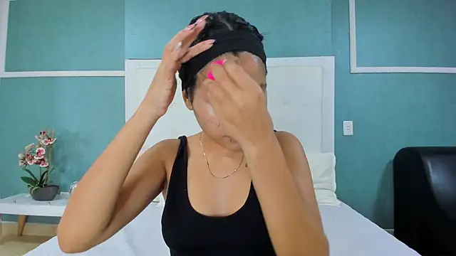 Snapshot of ania_gomez chatting on October 6, 2025, 9:37 pm ania gomez online show from October 6, 2025, 9:37 pm