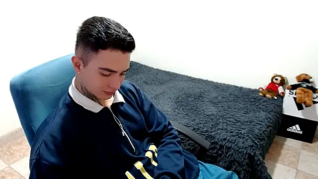 santii ss online show from October 22, 2025, 3:33 pm