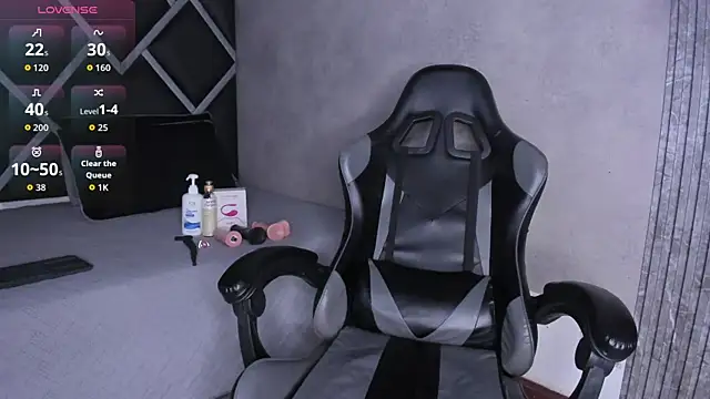 Snapshot of hot_boy_04 chatting on October 3, 2025, 1:23 pm hot boy 04 online show from October 3, 2025, 1:23 pm