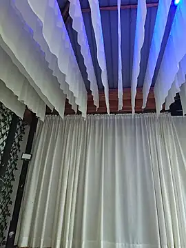 Yessica Lopezz online show from April 4, 2026, 11:39 am