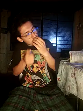 LecheDeSoya666 online show from November 10, 2025, 1:32 am