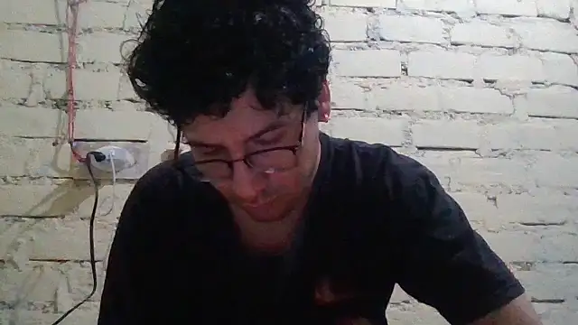 LecheDeSoya666 online show from December 20, 2025, 3:20 am