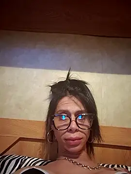 lolateton online show from June 18, 2026, 3:05 am