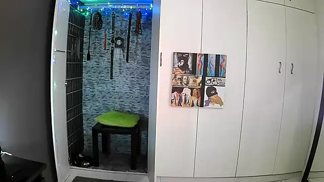 Snapshot of BaDSubMiss chatting on September 30, 2025, 6:08 am BaDSubMiss online show from September 30, 2025, 6:08 am