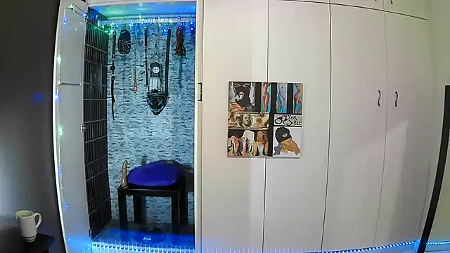 Snapshot of BaDSubMiss chatting on October 28, 2025, 4:35 am BaDSubMiss online show from October 28, 2025, 4:35 am